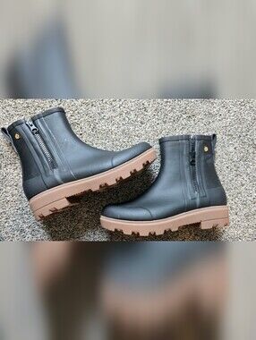 Bogs Holly Rain Zip Waterproof Boots Lug Sole Black Tan Womens Size 7